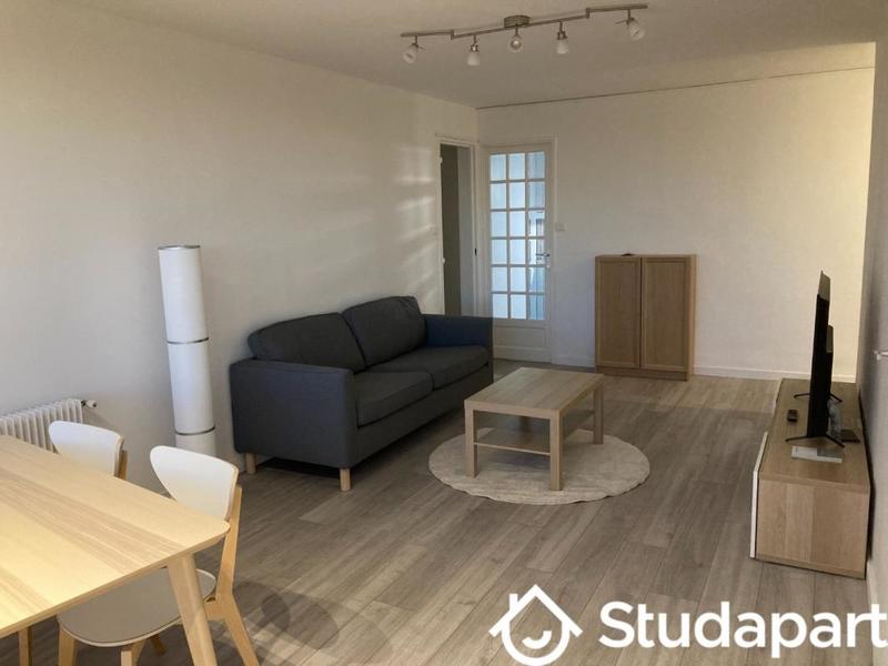 Chambre - 13 m² - 1 pièce