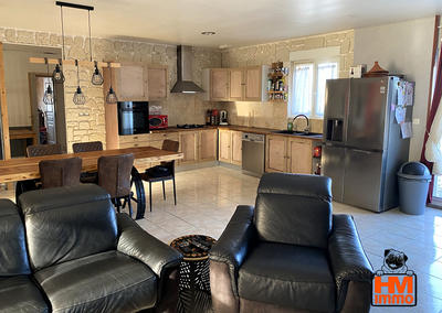 Maison - 240 m² - 7 pièces