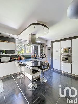 Maison - 190 m² - 7 pièces