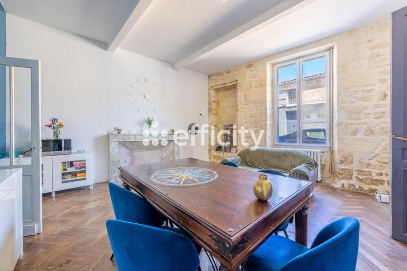 Maison - 300 m² - 8 pièces