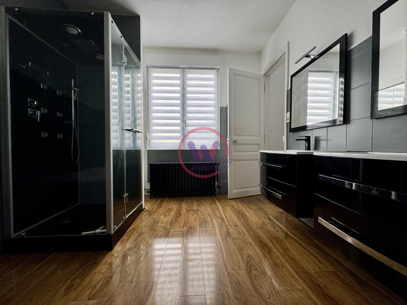 Maison - 182 m² - 7 pièces