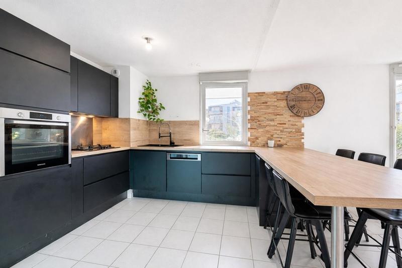 Appartement - 82 m² - 4 pièces