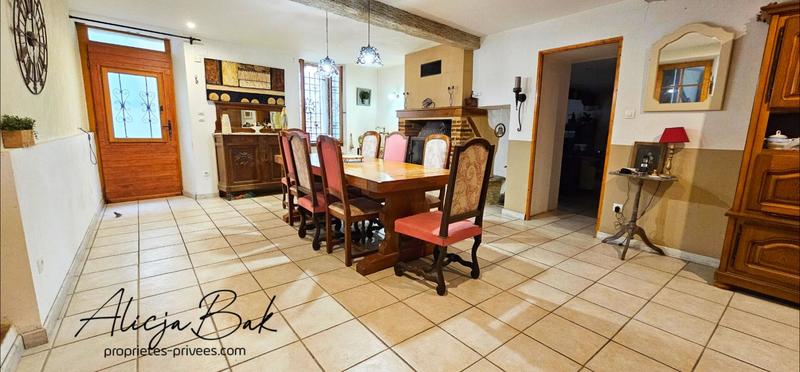 Maison - 255 m² - 12 pièces