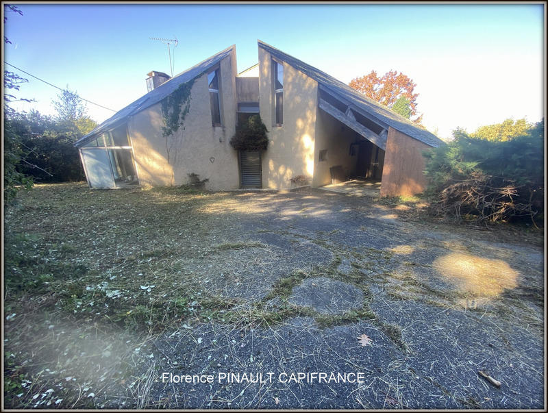 Maison - 225 m² - 8 pièces