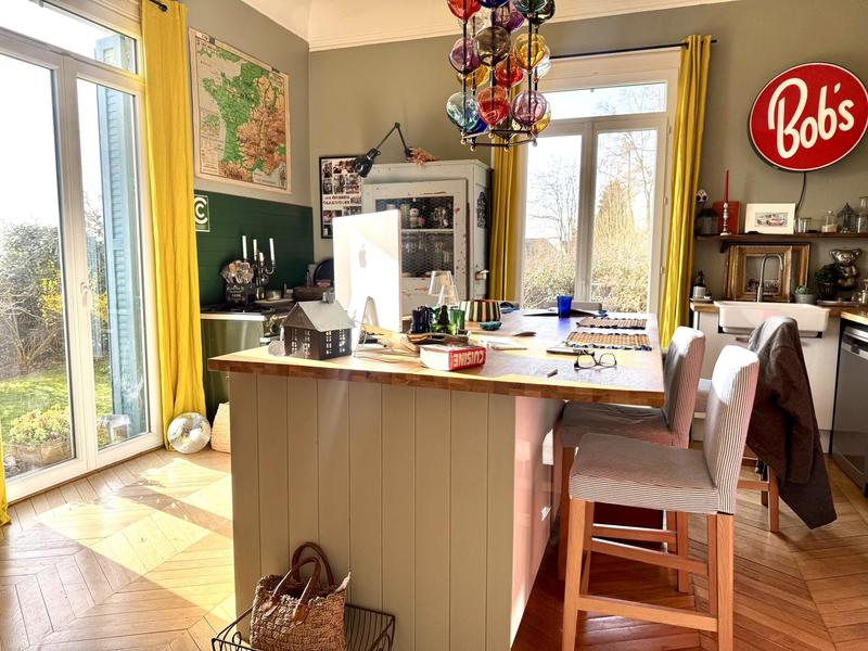 Appartement - 206 m² - 6 pièces