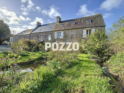 Maison - 439 m² - 16 pièces