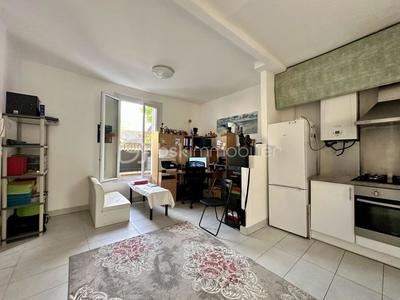 Maison - 216 m² - 14 pièces