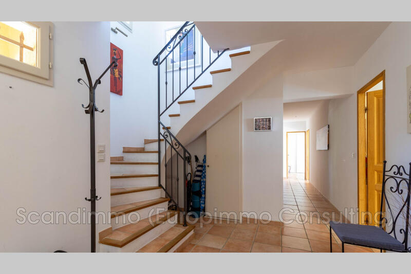Maison - 215 m² - 5 pièces