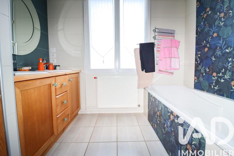 Maison - 273 m² - 11 pièces