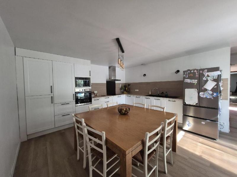 Maison - 224 m² - 7 pièces