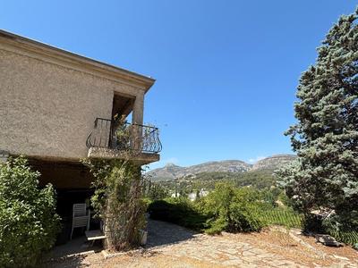 Villa - 90 m² - 4 pièces