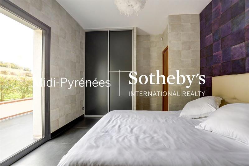 Maison - 320 m² - 9 pièces