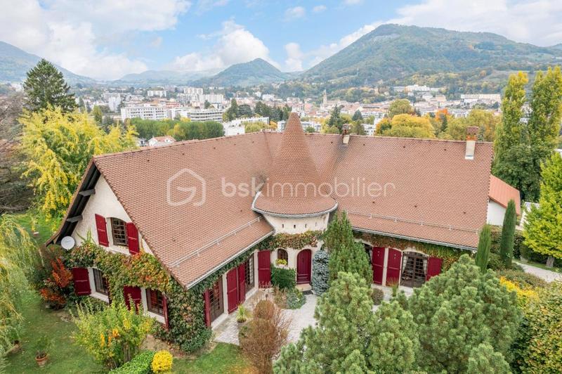 Maison de maîtres - 360 m² - 7 pièces