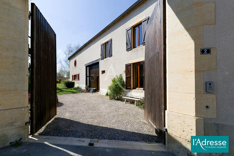 Maison - 324 m² - 8 pièces