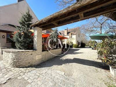 Local commercial - 250 m² - 8 pièces