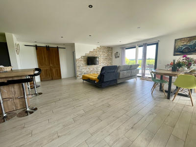 Maison - 127 m² - 5 pièces