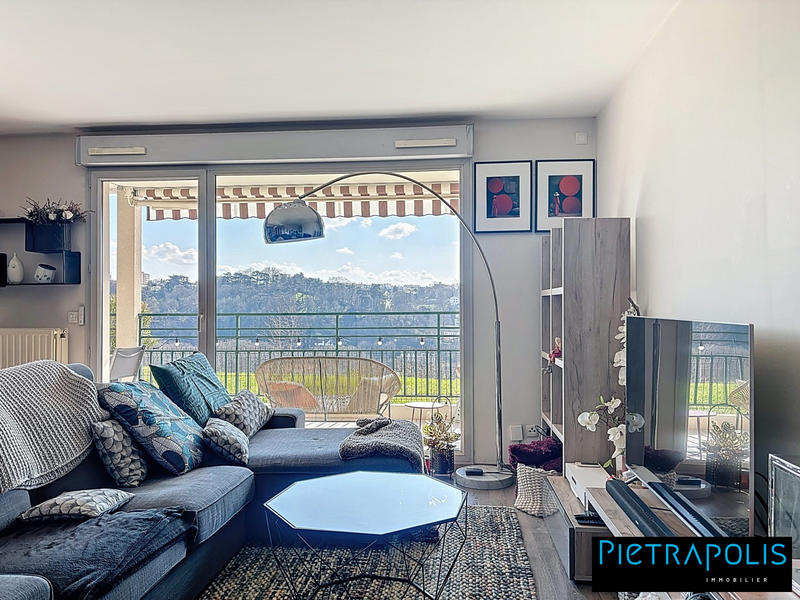 Appartement - 74 m² - 3 pièces