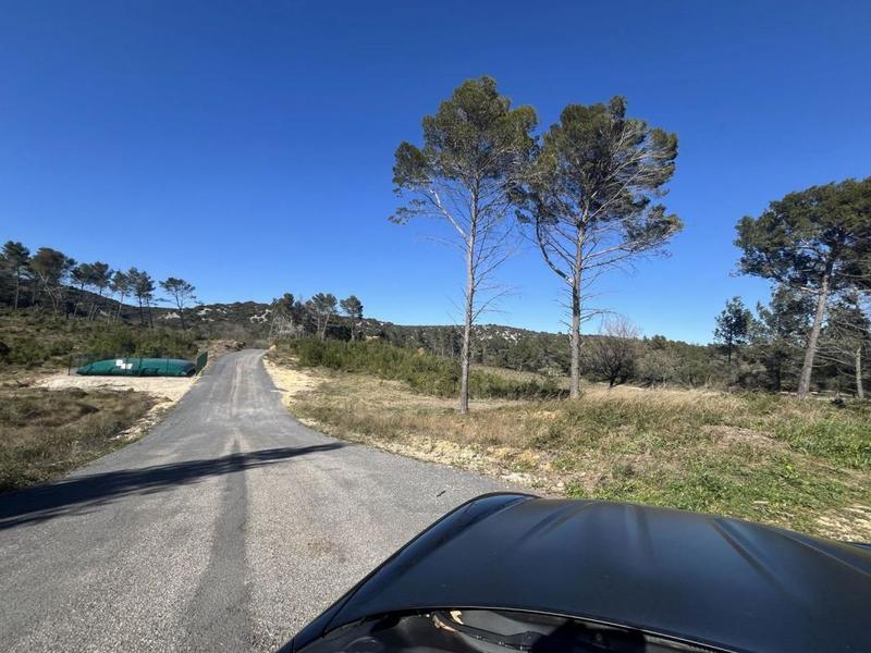 Terrain constructible - 1 050 m²