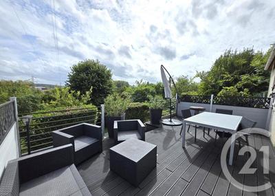 Maison - 98 m² - 6 pièces