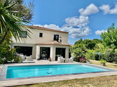 Maison - 180 m² - 7 pièces