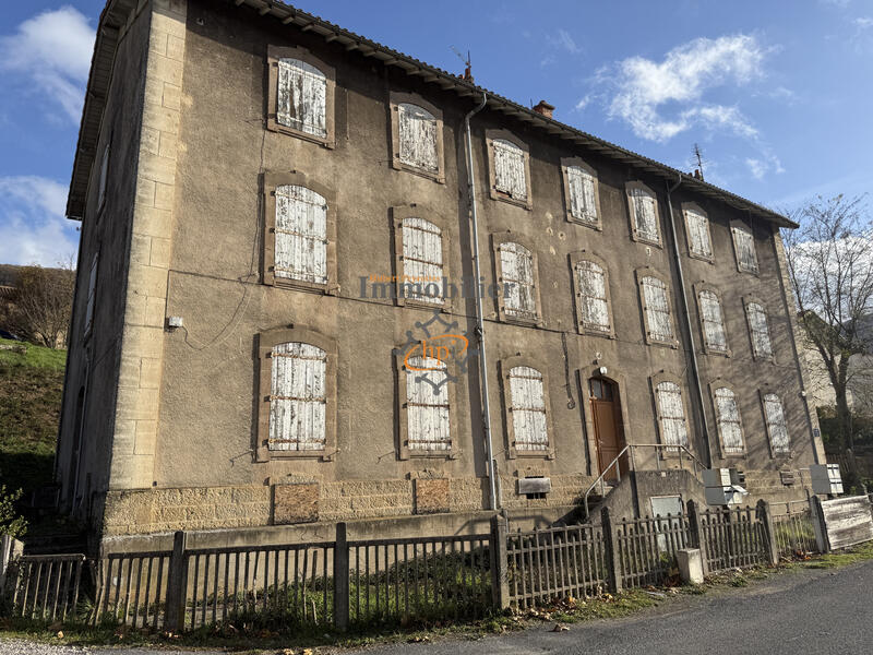 Maison - 400 m² - 24 pièces