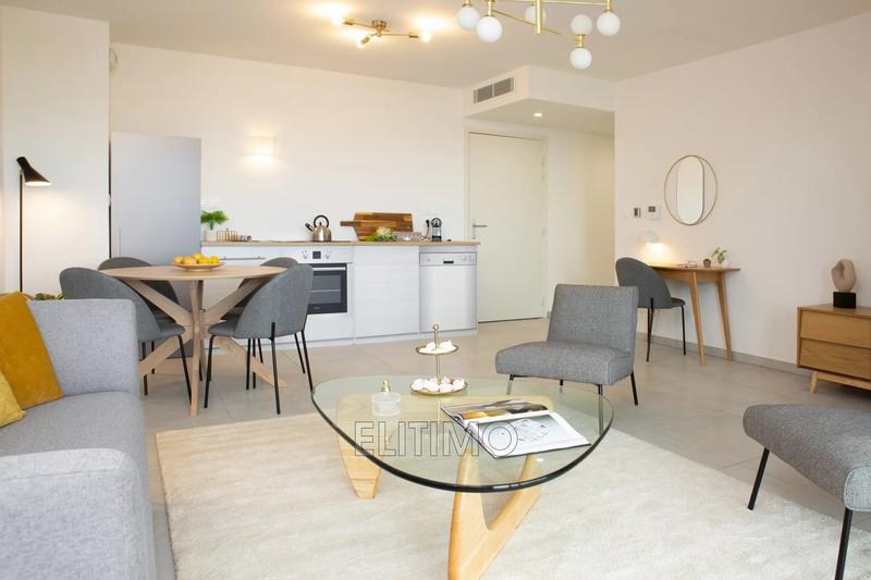 Appartement - 102 m² - 4 pièces