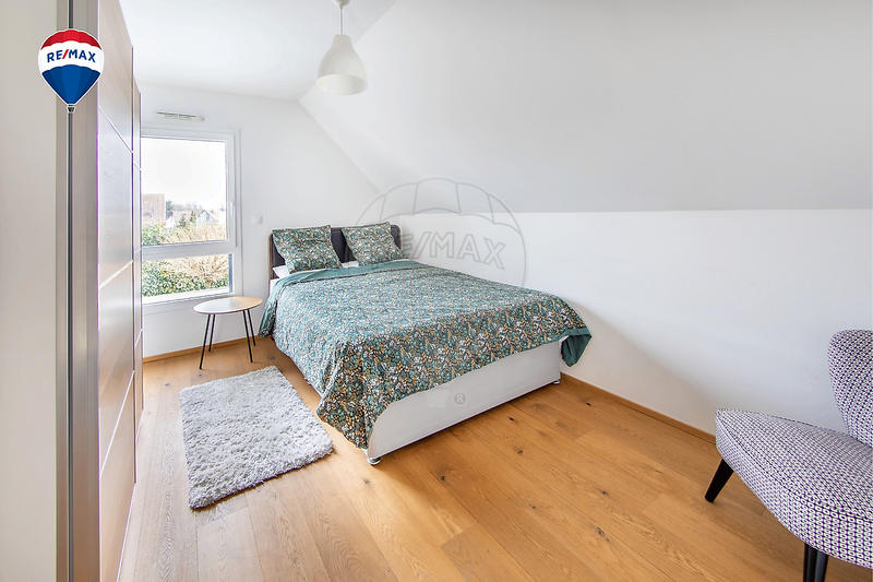 Maison - 95 m² - 5 pièces