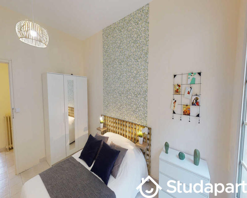 Chambre - 100 m² - 1 pièce