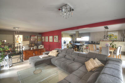 Maison - 200 m² - 6 pièces
