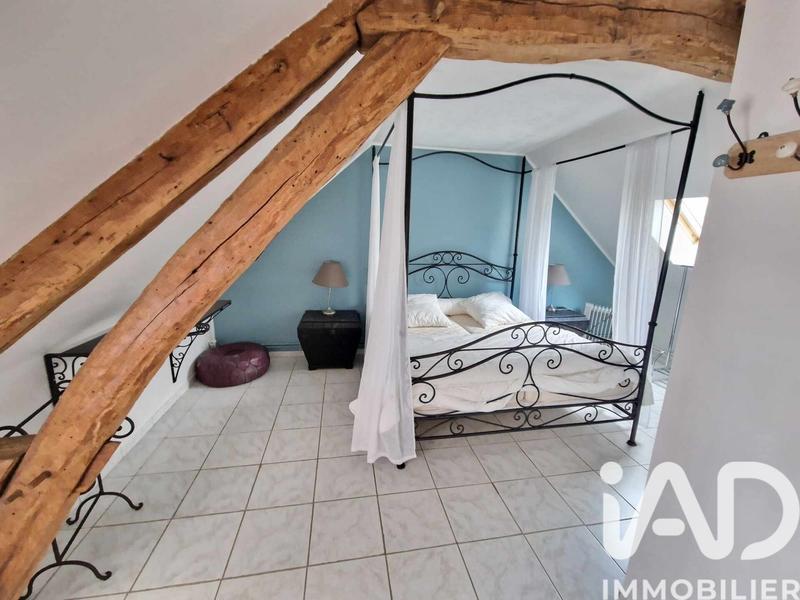 Maison - 200 m² - 11 pièces