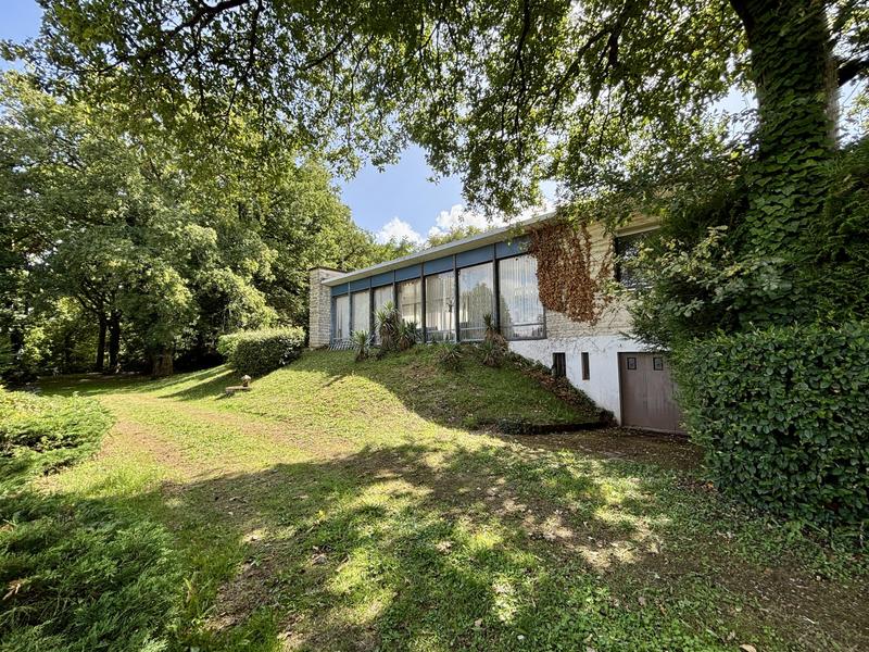 Maison contemporaine - 259 m² - 5 pièces