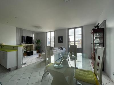 Appartement - 82 m² - 3 pièces