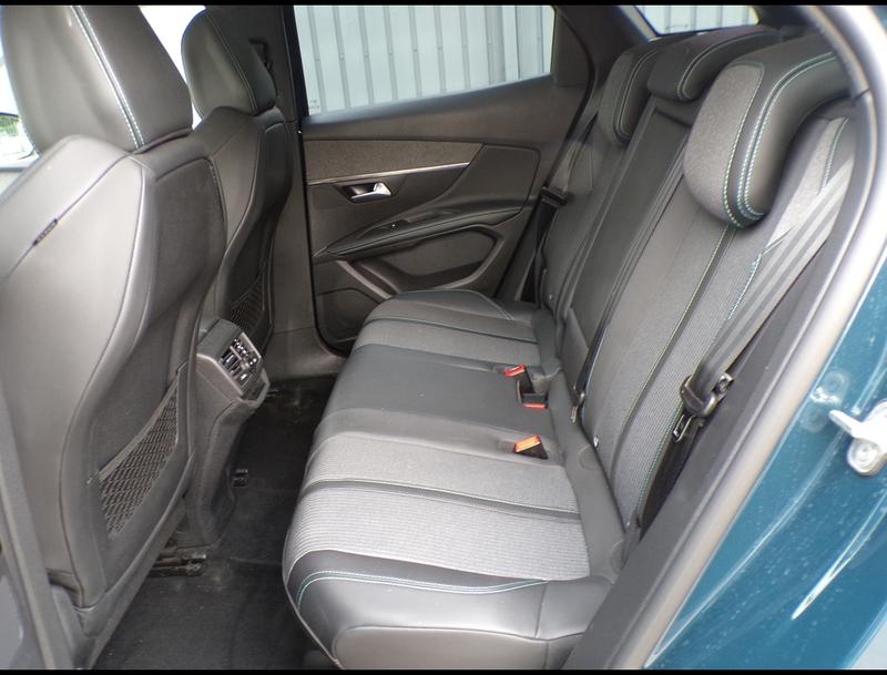 Peugeot 3008 Bhdi 130 Allure Pack Eat8