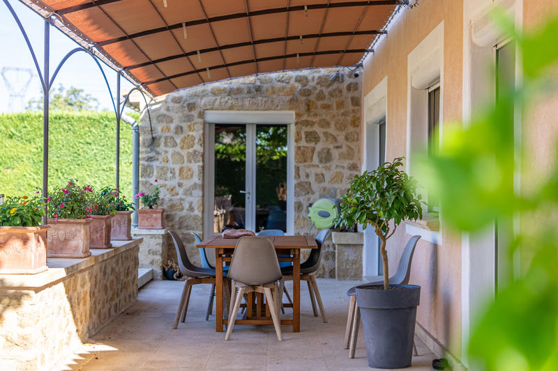 Propriété - 260 m² - 9 pièces