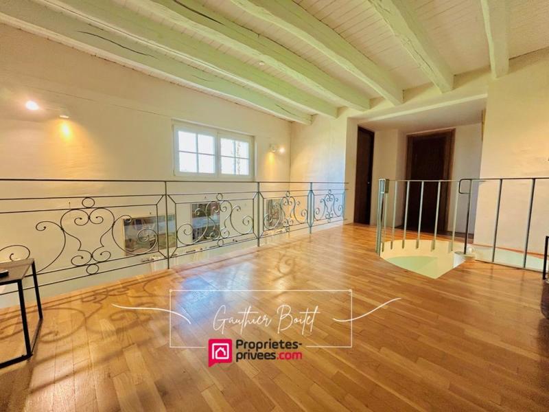 Maison - 250 m² - 9 pièces