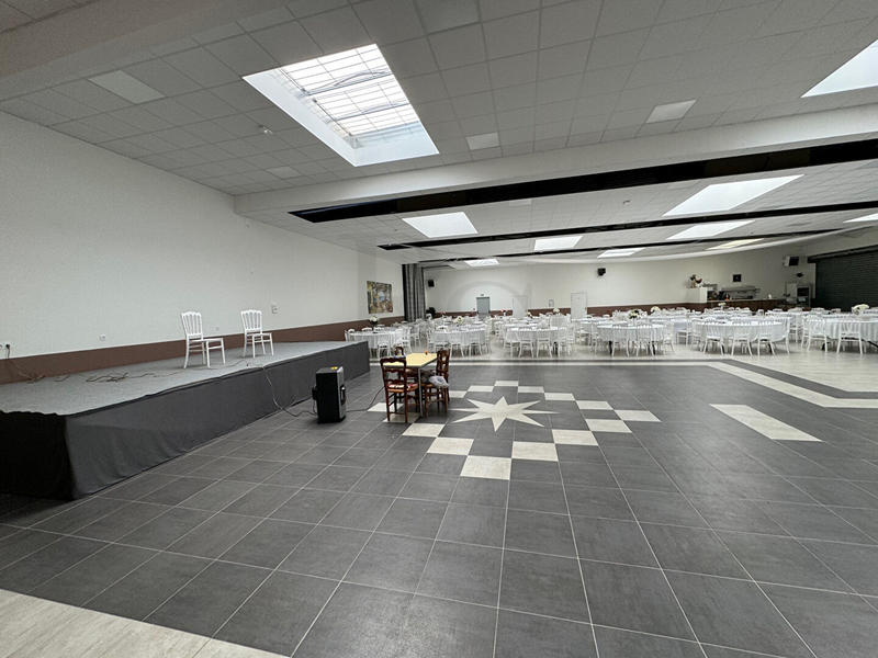 Local commercial - 975 m²