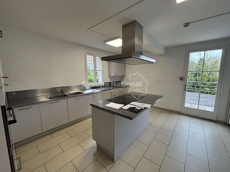 Maison - 319 m² - 12 pièces