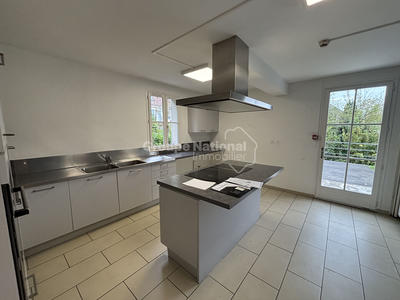 Maison - 319 m² - 12 pièces