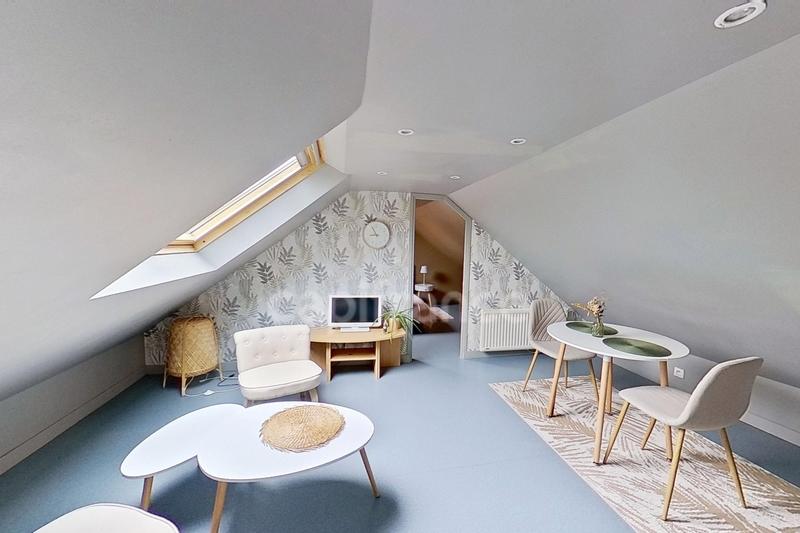 Maison - 246 m² - 10 pièces