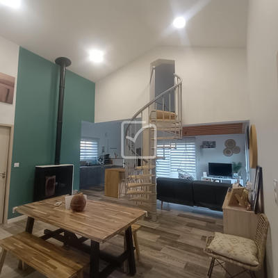 Maison - 90 m² - 5 pièces