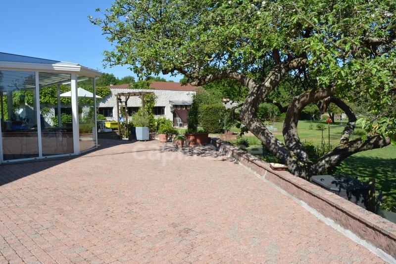 Maison - 262 m² - 8 pièces