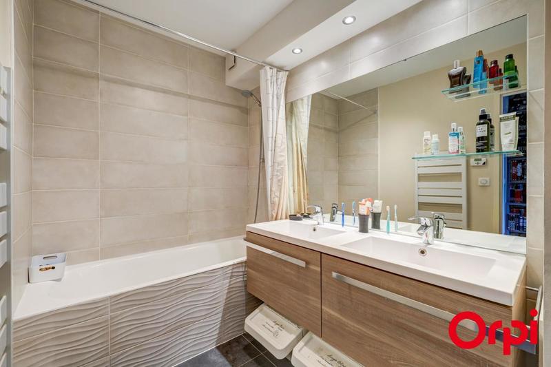 Appartement - 92 m² - 4 pièces