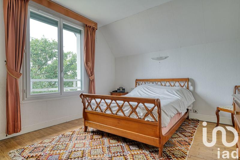 Maison - 223 m² - 8 pièces