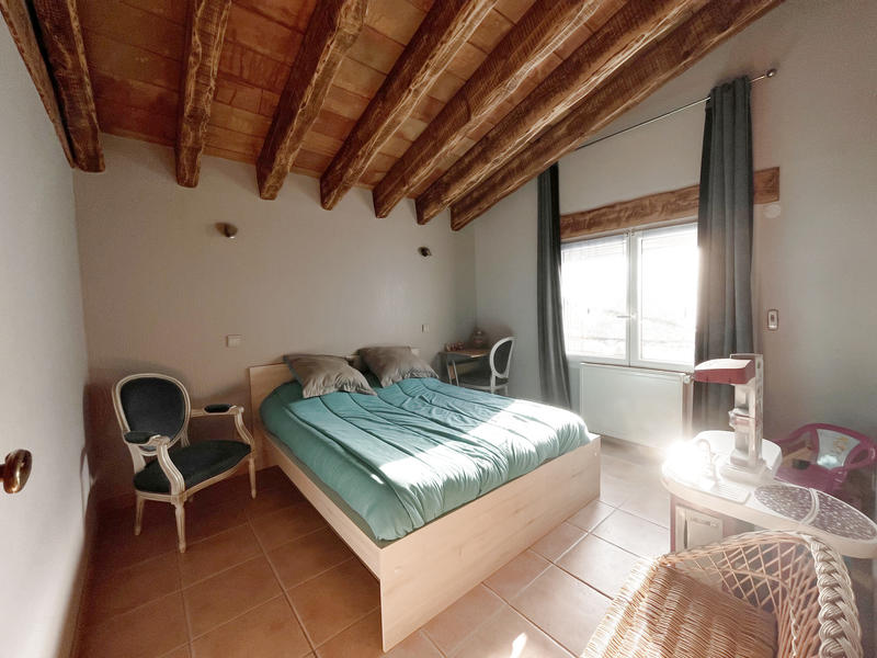 Maison - 233 m² - 11 pièces