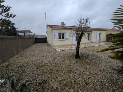 Maison traditionnelle - 80 m² - 3 pièces