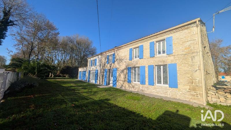 Maison - 284 m² - 9 pièces