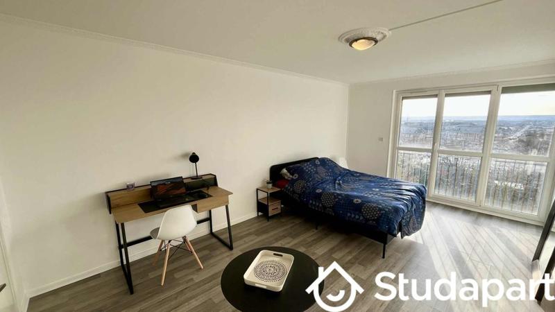 Chambre - 12 m² - 1 pièce