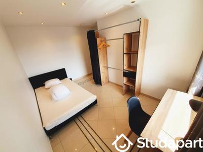 Chambre - 10 m² - 1 pièce