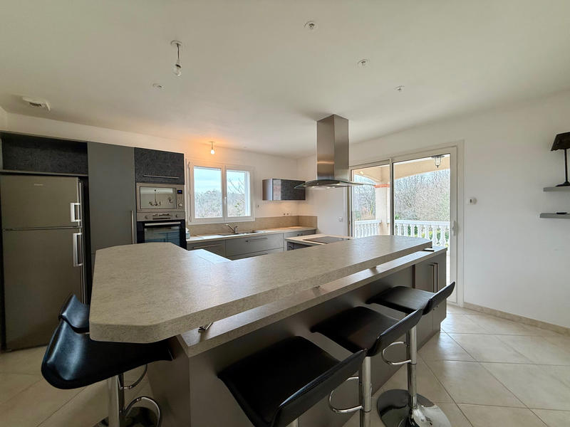 Maison - 219 m² - 7 pièces