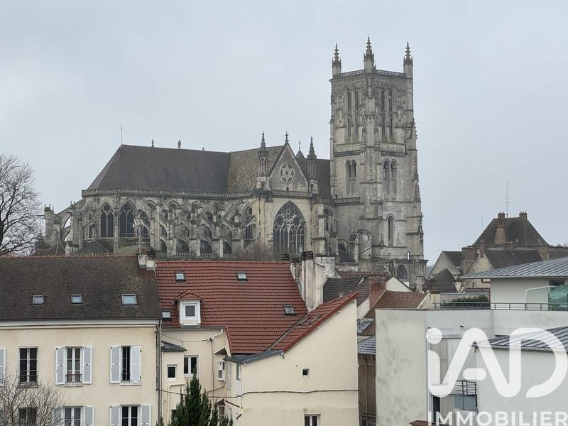 Appartement - 105 m² - 5 pièces